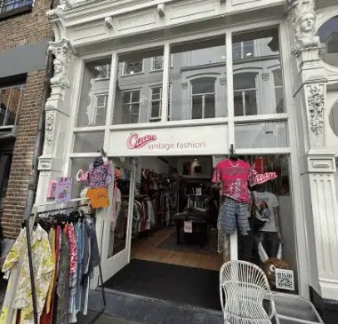 Cream Vintage Deventer store at Lange Bisschopstraat 38